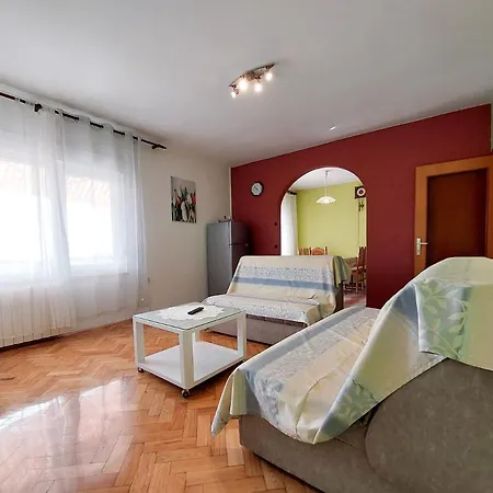 And Ivanka Petar Apartament Veglia