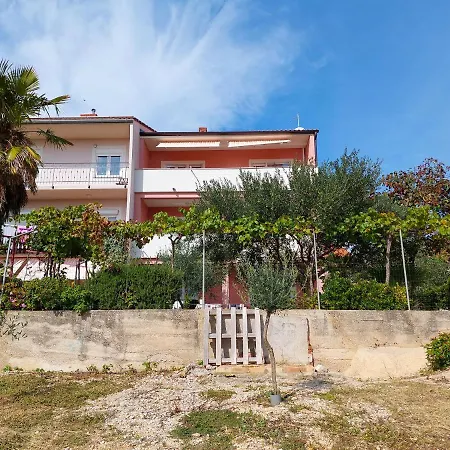 Apartamento And Ivanka Petar