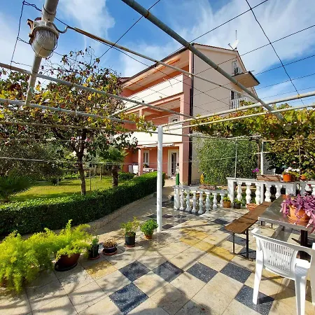Apartamento And Ivanka Petar